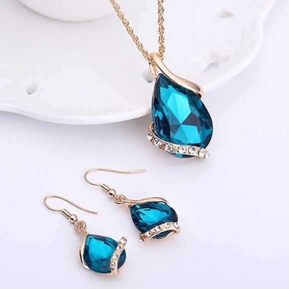Turquoise Teardrop and Rhinestone Neckace Set - Picture 2 of 6